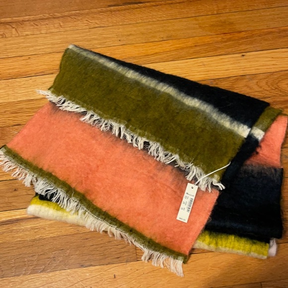 Madewell Accessories - Madewell Large Wool Scarf